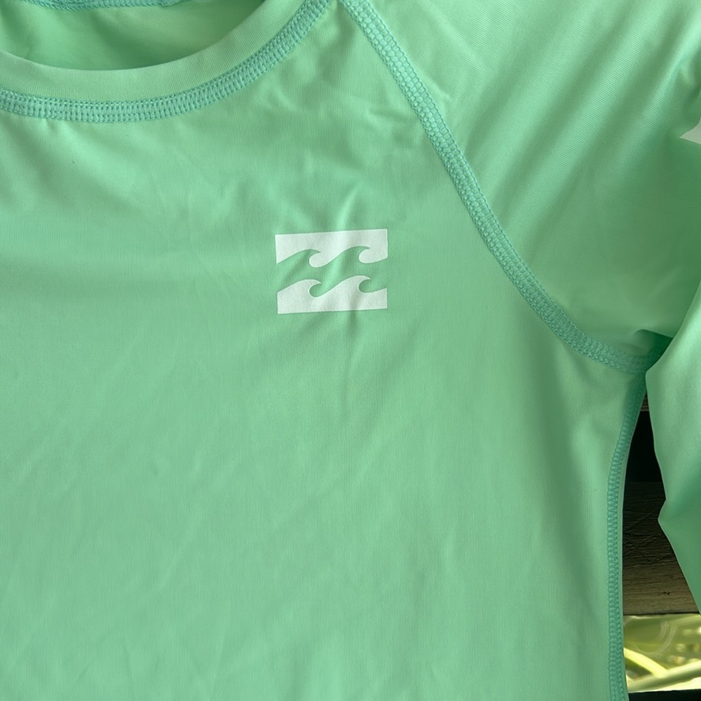 Billabong Rash Guard - Picture 2 of 5